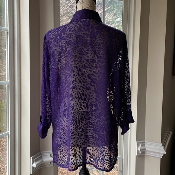 Draper’s and Damon’s buttons down shirt - Picture 6 of 9